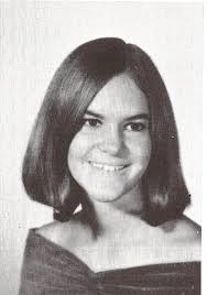 Who can dress up as Miss Rachel for a birthday party in Carol Stream?