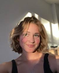 Lisa Boos's Instagram, Twitter & Facebook