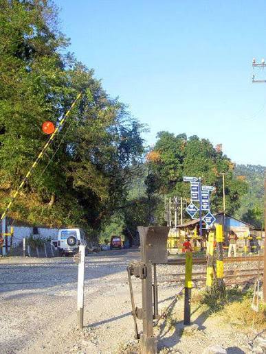 Level Crossing Gate at Best Price in Howrah, West Bengal | Chandra Industrial Works