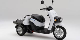 Motor 3 roda juga ada yang bermesin diesel. Honda Rilis Sepeda Motor Listrik Roda 3 Imut Cocok Buat Dagang Keliling Harga Lebih Mahal Dari Pcx Otosia Com
