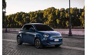 Der fiat 500 im auto abo. Sondermodell La Prima Neuer Fiat 500 Jetzt Auch Als Limousine Fiat Stellantis