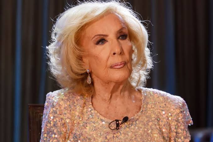 Mirtha Legrand &ldquo;evoluciona favorablemente&rdquo;, pero seguir&aacute; internada - LA  NACION