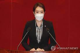 與 고민정 후궁 발언, 성희롱 망언…. ì¡°ìˆ˜ì§„ ê³ ë¯¼ì • í›„ê¶ ë…¼ëž€ èˆ‡ ë§‰ë§ ì‚¬í‡´í•˜ë¼ ì¢…í•© ì—°í•©ë‰´ìŠ¤