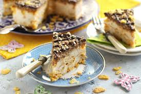 Potete così utilizzare i fondi di cereali che non avete finito a colazione e reinventarli. Juditka Konyhaja Tejfolos Karamellas Corn Flakes Torta