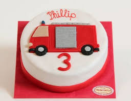 Feuerwehrauto Torte Feuerwehr Kuchen Kindergeburtstag Feuerwehrauto Kuchen Feuerwehr Torte