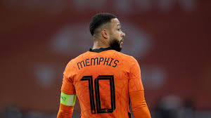 Depay scored 20 goals for lyon in ligue 1 last season. Depay Not Shying Away From Barcelona Links Who Wouldn T Like To Go As Com