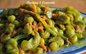 Zucca e funghi pioppini trifolati in padella. Fiori Di Zucca In Padella