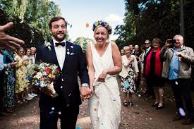 Hochzeitsreportage in hamburg mit den portraits an der alster, der trauung in der hochzeitskirche st. Hochzeit Ohne Trauung Entspanntes Sommerfest Lieschen Heiratet