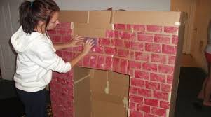 Plusieurs objets déco peuvent prendre place sur ou dans votre cheminée fausse cheminée décorative avec des flammes électriques. Cheminee En Carton Avec Leurs Propres Mains 100 Photos Comment Realiser Un Agencement En Carton Une Classe De Maitre Pour La Fabrication De Produits De Decoration Des Instructions Pas A Pas Pour