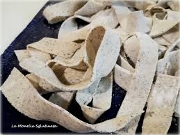 Gli impasti casalinghi prevedono generalmente l'uso delle uova. Maltagliati Con Farina Di Grano Saraceno La Monella Sglutinata