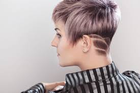 Awesome androgynous cut on curly hair. 20 Best Androgynous Haircuts And Hairstyles In 2021