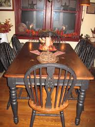 Primitive country decor makes use of worn items that look as if it has been handed down through the generations. Primitive Dining Room Primitive Dining Room Primitive Dining Rooms Primitive Decorating Country