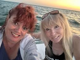 Amber Cothern's Instagram, Twitter & Facebook