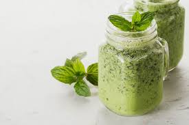 Ele possui uma boa fonte de cálcio, magnésio e potássio, podendo ser consumido em qualquer hora e qualquer refeição. Receita De Suco Verde Detox Bom Para Pressao Alta Mundoboaforma