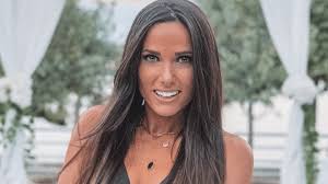 Maybe you would like to learn more about one of these? Capucine Anav Elle Partage Une Danse Torride Sur Les Reseaux Sociaux