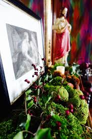 Dans La Chambre Aux Traits Au Jardin De La Cathedrale Jardindelacathedrale Troyes Champagne Champagnerefinedartdevivre Sawdaystravel Bb Charming Hotel