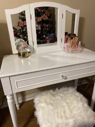 Check spelling or type a new query. Stratford White Vanity Set With Tri Fold Mirror Big Lots