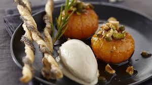 Recette De Mandarine Rotie Aux Fruits Secs Et Romarin Par Helene Darroze Recette Idee Recette Recette Alimentation