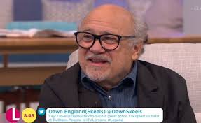 Lorraine Kelly strokes Danny DeVito's FEET before whipping of her shoes for  a picture of their toes