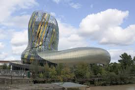 Entre musée international du vin et centre d'interprétation, la cité du vin aborde le vin comme un La Cite Du Vin