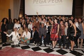 Jun 29, 2021 · saiba quem é quem no elenco de pega pega. Elenco E Equipe Participam Do Lancamento Da Novela Pega Pega A Revista Da Mulher