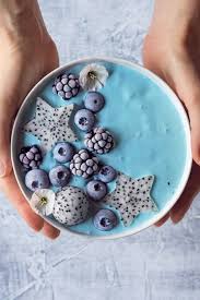 A Delicious Blue Spirulina Smoothie Bowl Recipe For Beginners With Plenty Of Fruit And Flavor Dragon Fruit Smoothie Smoothie Bowl Smoothie Bowl Recipe