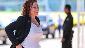 Carla zambelli, diputada brasileña denunció en medio de una entrevista con la periodista carla angola este martes 30 de junio que el régimen de … Carla Zambelli Deve Assumir Comissao Do Meio Ambiente