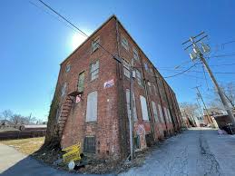 When traffic circled Hanover's square ... .