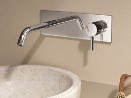 Misturador Para Lavatorio De Parede Com Placa Serie Nostromo By Fantini Rubinetti Design Davide Mercatali Torneira De Parede Parede Lavabo