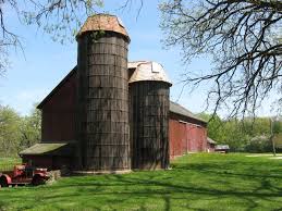 Petersen Farm Mchenry Ill Photo Mchenry County Living Farm Barn Old Barns Farm Scenery