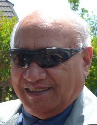 Kia Orana kotou katoatoa i te Aroa maata o to tatou Atua, Ko Iesu Mesia.  Tuatua akakite, te tumatetenga nei matou te kopu tangata, i te akakite atu  e kua takake atu