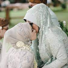 Hjiab Mother And Bride Inspiration Indonesian Wedding Indonesian Wedding Bride Hijabi Wedding