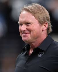 Darrell Gill's Instagram, Twitter & Facebook