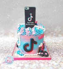 Een Vrolijke Tiktok Taart Met Sam En Nels Taarten Facebook
