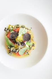 Jaan Restaurant Singapore Ladyironchef Food Travel Tomate Coeur De Boeuf Drizzled With A Sauce Made Of Fresh Elegant Food Fancy Food Presentation Food