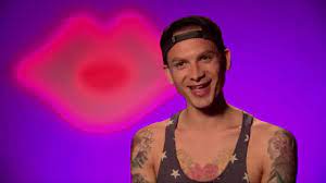 Explore tweets of miss fame @missfamenyc on twitter. Miss Fame Loves Chickens Get More Rupaul S Drag Race