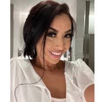 Kerry Perdue's Instagram, Twitter & Facebook