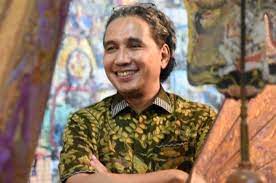 Hilmar farid adalah seorang sejarawan, aktivis, dan pengajar indonesia. Mbjkjdtrgvpqnm