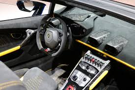 We may earn money from the links on this page. Genf 2018 Lamborghi Huracan Performante Spyder