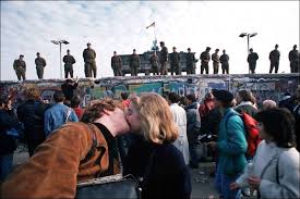 The Fall Of The Berlin Wall In 57 Stirring Photos the fall of the berlin wall in 57