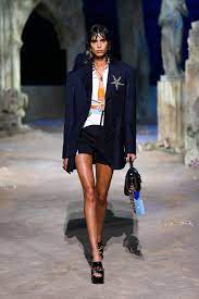 Versace.com has been visited by 10k+ users in the past month Versace Spring 2021 Ready To Wear Collection Vogue