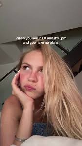 Jordyn Jones Feet: Discovering a Lost Silver Necklace