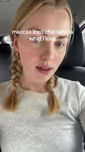 Ebony Chamberlain's Instagram, Twitter & Facebook