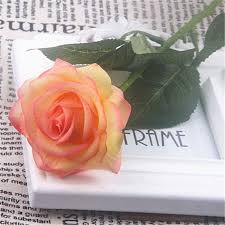 They come in a range of colors, each prettier than the last one. Schone Indische Rose Blumenstrauss Home Interior Decoration Blume Buy Schone Rose Blume Haufen Indische Rose Blume Home Interior Dekoration Blume Product On Alibaba Com