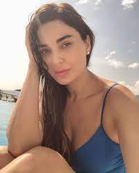 سيرين عبد النور تستعيد ذكرياتها مع البحر والشمس بعد العزل المنزلي اليوم السابع