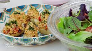 Grillen Mit Ali Und Adnan Rezept Spitzpaprika Salat Auf Grillkartoffeln Br De Grillkartoffeln Spitzpaprika Rezepte