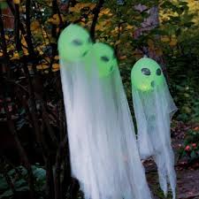 60 Coole Party Dekoration Im Garten Zu Halloween Gruseliges Halloween Halloween Ideen Und Halloween Deko Garten