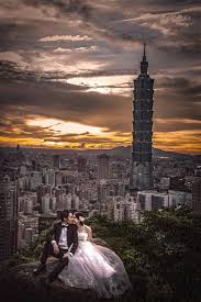 This is the coming wedding fair. 28 Epic Engagement Pre Wedding Photos Featuring Breathtaking Cityscape Praise Wedding