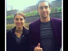 Çok özel öpüşmeler hande erçel,çağalar ertuğrul,deniz baysal, sanatçıların dizilerde filmlerde ve başka başka yerlerde. Caglar Ertugrul Deniz Baysal Partnerlik Yaghaz Geliyor Youtube