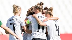 Jetzt klicken und auf innsalzach24.de online lesen! Dfb Bewirbt Sich Um Frauenfussball Wm 2027 Br24